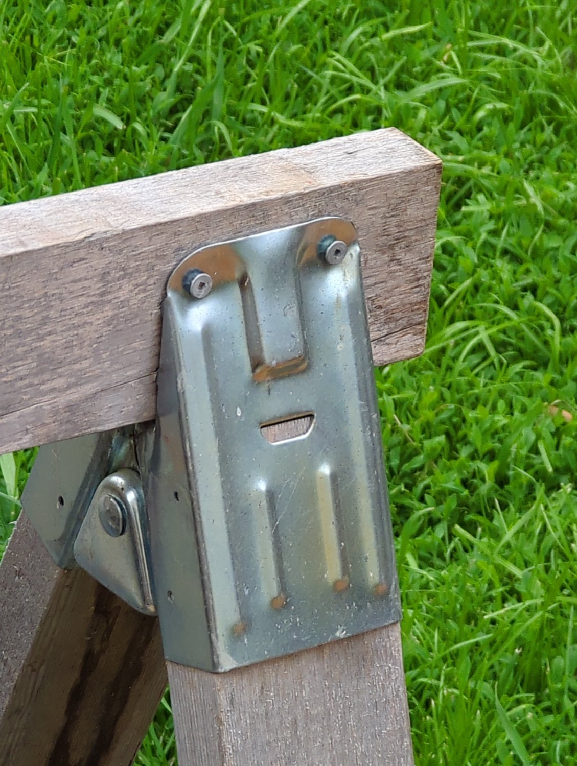A sawhorse bracket that looks like a smiling face.